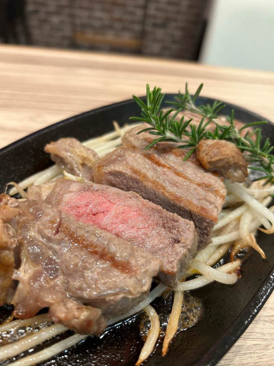 GRILL ＆ DINING Y’S TABLE カフェ＆ダイニング