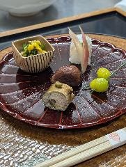 室町通から…非日常へと誘う路地 室町通から…非日常へと誘う路地