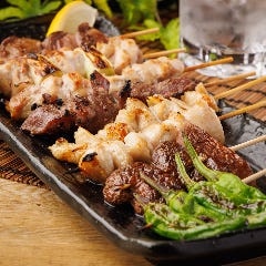 3時間飲み放題 100円炭火焼き鳥×朝採れ鮮魚 虜 西新宿店