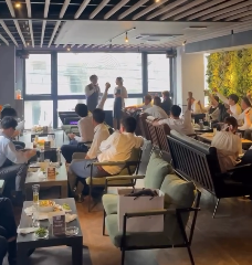 Bar Neverland（ネバーランド）