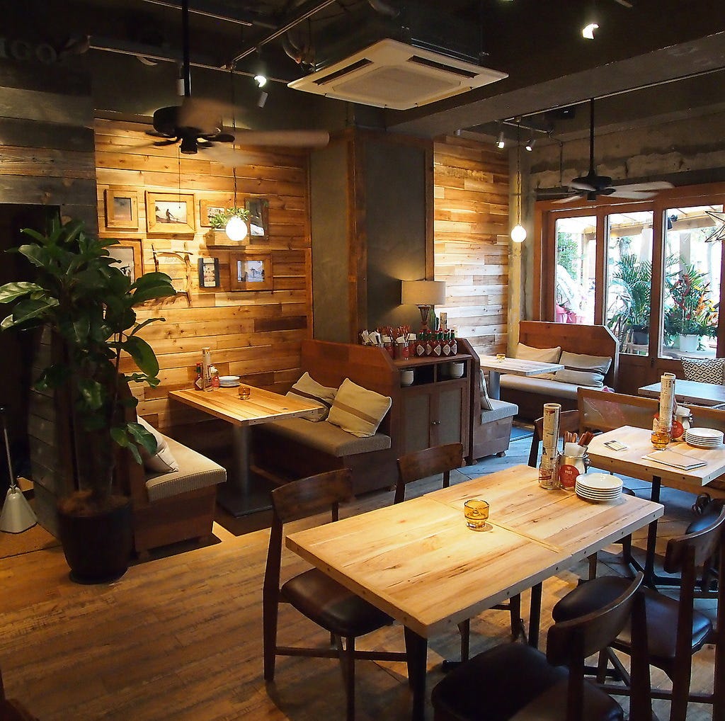 アロハアミーゴ 池袋の店内