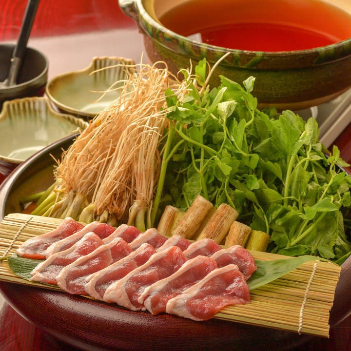 水炊き鍋の具材、比内地鶏やせりなど