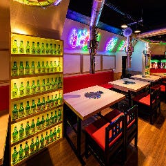 金ちゃん 歴代の“リカちゃん”が艶やかな18金ペンダントに。 55周年限定の