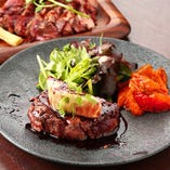 肉寿司にステーキなど名物料理が充実 肉寿司にステーキなど名物料理が充実