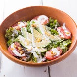 アボカドシーザーサラダ アボカドシーザーサラダ