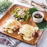 モアナズ エッグベネディクト モアナズ エッグベネディクト