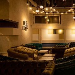 シーシャ カフェ＆バー C．STAND（シースタンド）新宿三丁目店