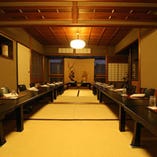 個室完備。貸切時は最大30名様まで承ります。 個室完備。貸切時は最大30名様まで承ります。