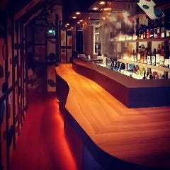 イタリアン ダイニング バー LAGO（ラーゴ）