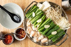 肉卸直送 和牛料理 博多もつ鍋 嘉祥（かしょう）