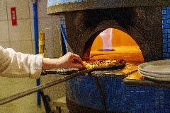 Trattoria Pizzeria Bar FAVETTA 窯焼きピザ ファヴェッタ