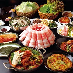 とん豚テジ 新宿店