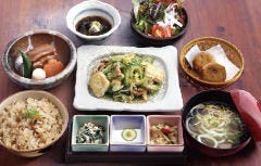 沖縄料理あだん KITTE博多店