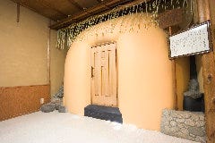日本古来の蒸し風呂 “かま風呂” 日本古来の蒸し風呂 “かま風呂”