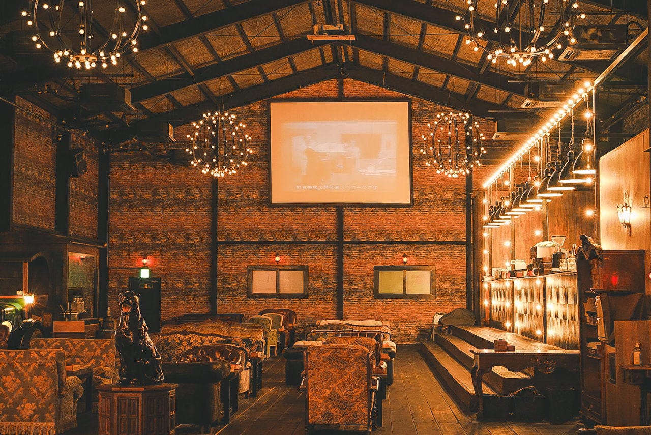 THE HIDEAWAY FACTORY 栗東 - カフェ＆ダイニングバー