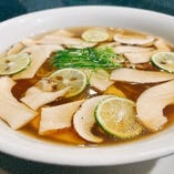 生松茸たっぷり金華ハム上湯スープソバ 生松茸たっぷり金華ハム上湯スープソバ