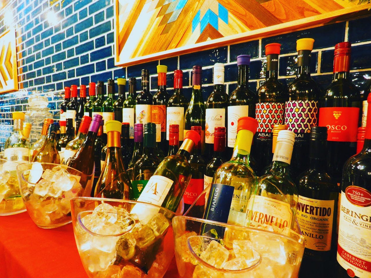 KITCHEN THREE PIECE93 ワインビュッフェ人気店