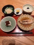 朝ご飯12時半頃まで 鯖と梅干しの西京味噌煮 冷やし豆腐 ご飯 味噌汁 デザート付き 朝ご飯12時半頃まで 鯖と梅干しの西京味噌煮 冷やし豆腐 ご飯 味噌汁 デザート付き