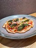 新玉ねぎとじゃがいもとベーコンのチーズピザ 新玉ねぎとじゃがいもとベーコンのチーズピザ