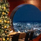 Point② 眼下に広がる煌めく夜景を独占する『窓側席確約プラン』をご用意。 Point② 眼下に広がる煌めく夜景を独占する『窓側席確約プラン』をご用意。