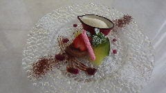 チョコレートのムース クリームチーズのソルベ添え チョコレートのムース クリームチーズのソルベ添え
