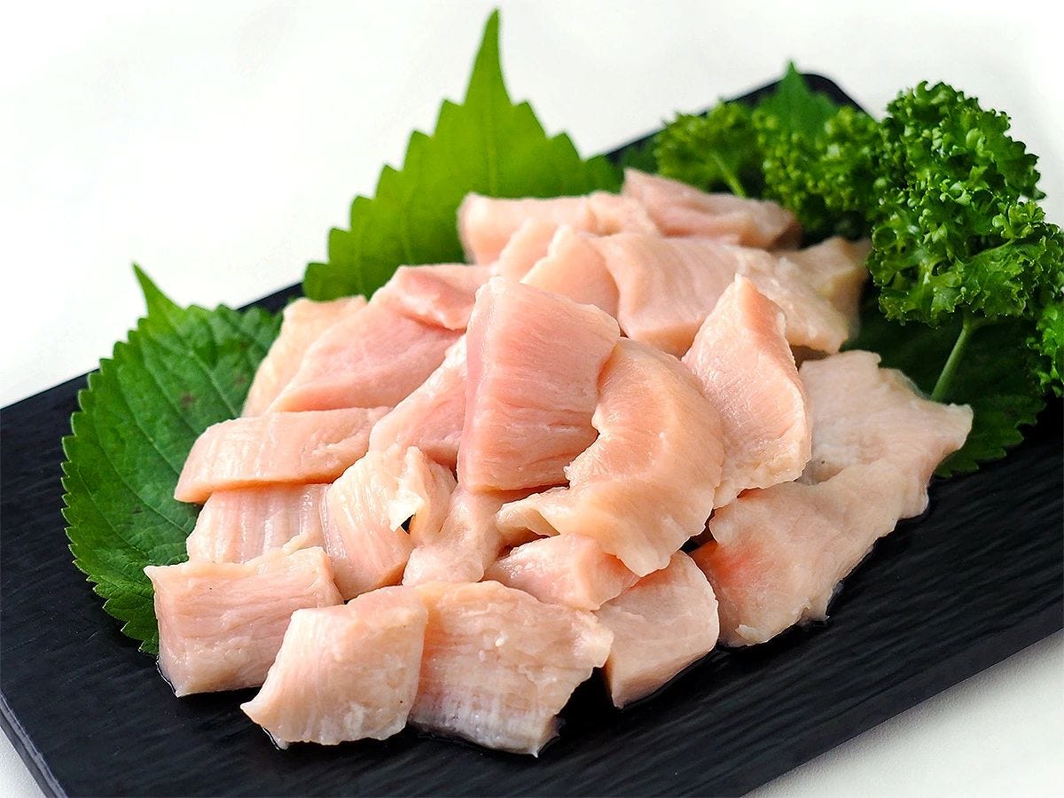 黒い皿に盛り付けた上ミノ