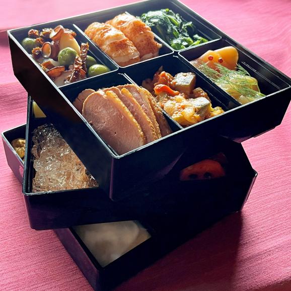 【送料無料】【生おせち】【3人～4人前】【18品目】洋風フレンチ生おせち三段重02