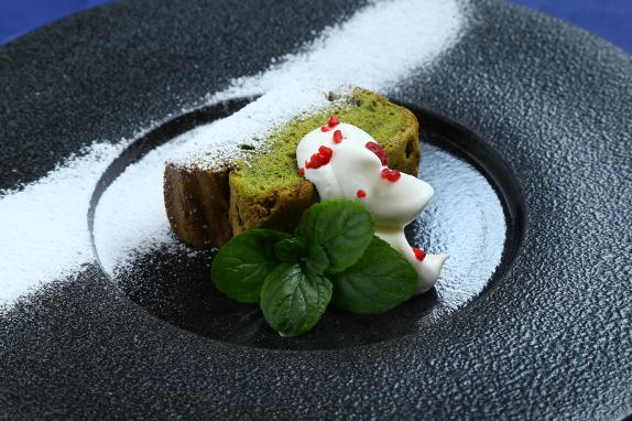 丸久小山園 宇治抹茶と京都産丹波の黒豆入り、クラシックガトー