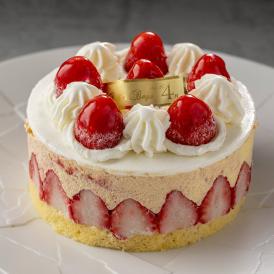 定番の苺のショートケーキがアイスケーキになって登場