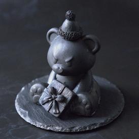 【期間限定】むすッとしたクマのイチゴムースケーキ：クリスマス2025