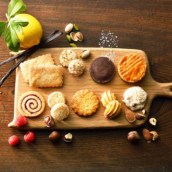 【お正月】ブルターニュ クッキーアソルティ〈缶〉(47個入)04