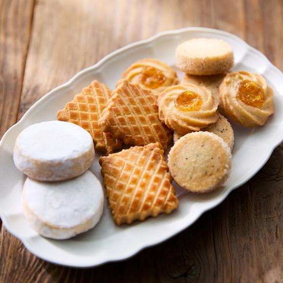 【バレンタイン】プティスミレ〈缶〉（18個入）04