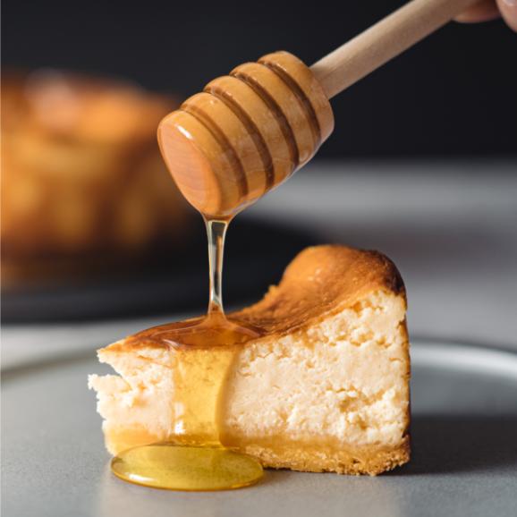 【ギフト用】ハチミツをかけて完成する濃蜜チーズケーキ05