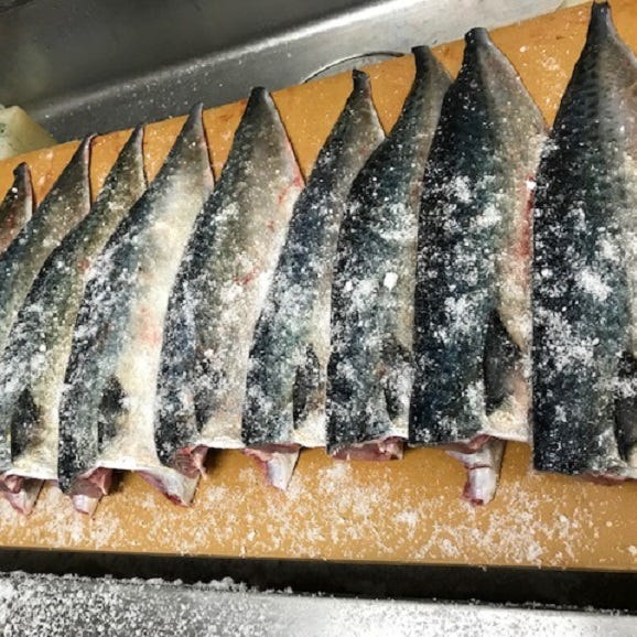 “超希少特大サイズ”極み京のキング鯖寿司02