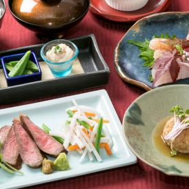 姫路城下町で73年余、播磨灘の前どれ鮮魚、播磨の地酒など地元の美味をご用意しております。