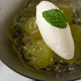 旬の天然食材にこだわったフランス料理と、料理に合うワインがオススメです。