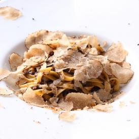 全国の旬の食材やトリュフ・ポルチーニといった本場の味を、特に美味しい時期に仕入れております。