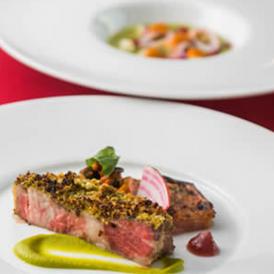 全国の旬の食材やトリュフ・ポルチーニといった本場の味を、特に美味しい時期に仕入れております。