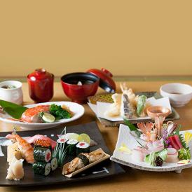 「江戸前すし　竹」では、職人が握る絶品寿司と、心を込めてお作りする和食をご堪能頂けます。
