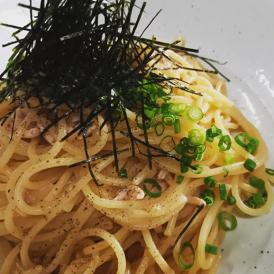 地元福岡県の新鮮なお魚にこだわり、お刺身をはじめ、旬の食材を使ったお料理を日々提供しています。