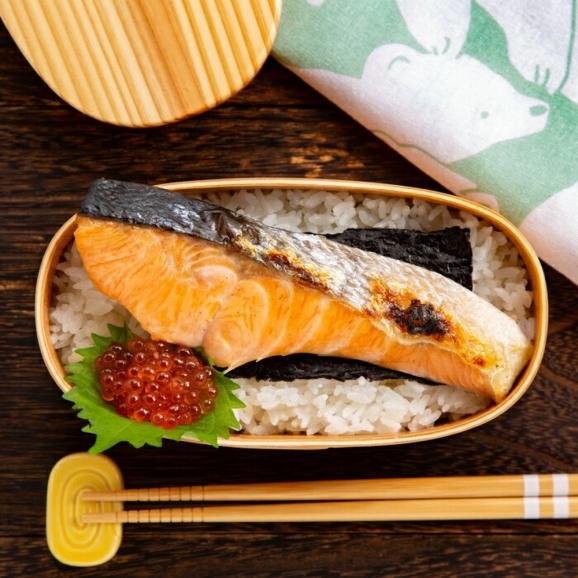 18-72 塩時鮭姿切身&ますいくら醤油漬セット03