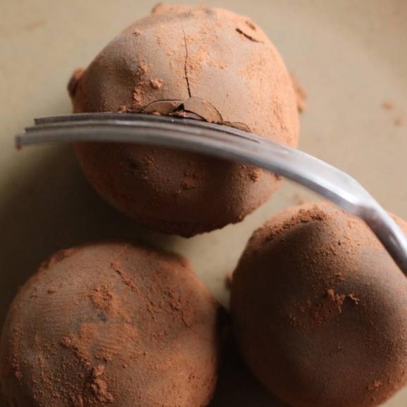 12-332 麹のトリュフ10個入り03