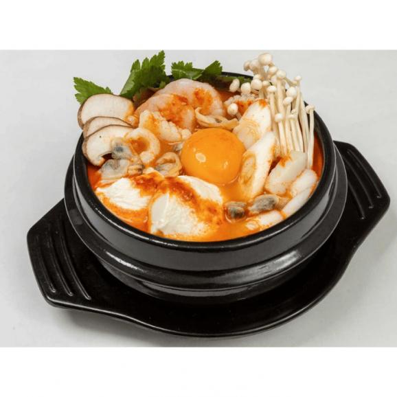 【1日２０個限定】【韓国本場の味を食卓で楽しめるオモニの食卓シリーズ！】＊絶品＊　オモニの食卓　海鮮スンドゥブチゲセット（１食分）　05
