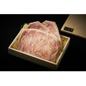 キレイな霜降りの仙台牛のサーロインステーキは口の中でとろけるような柔らかい食感