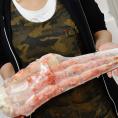 【希少限定入荷／最安値に挑戦】 超 特大 7L 1肩 総重量 1.5kg 前後 タラバガニ 脚 プレミアム品 ［ たらばがに 蟹 足 タラバ蟹 ボイル かに カニ 冷凍 ］（若干折たし足）