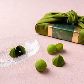 石臼挽き宇治抹茶を使用した、こだわりの「濃茶トリュフ」と、「抹茶みつ」のアソートセットです。