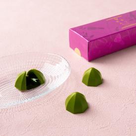 トロッととろけだす抹茶みつのほろ苦い風味をお楽しみいただける、こだわりの宇治抹茶チョコレート。