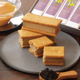 人気no.1特製焼チーズケーキをサクサクのクッキー生地でサンドしました！期間限定ミルクティー味！