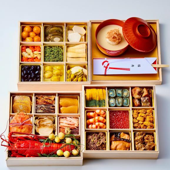《ミシュラン掲載店・ぐるすぐり特別仕様》香箱蟹入り特製三段重おせち(京風白味噌雑煮付）《6人前/全30品目》01