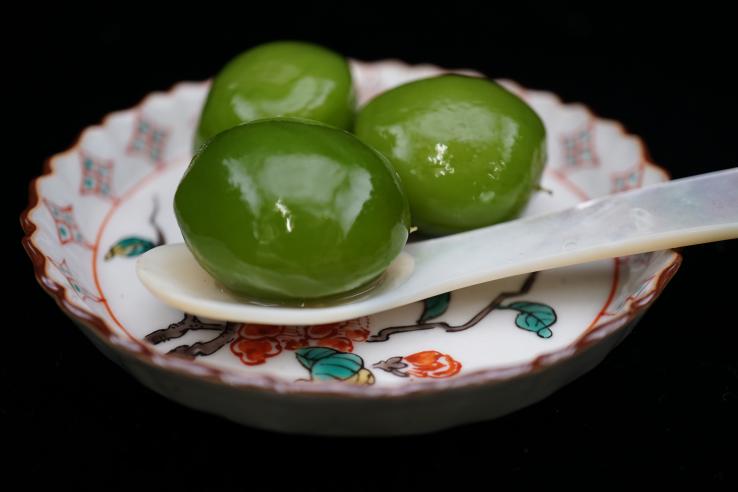 幻の翡翠桃っ子（シロップ漬け）～種まで食べられる不思議な美味しさ～【新潟・三条市石田フルーツガーデン桃っこ使用】【内容量２３０g　八角瓶３個セット　化粧箱入】減農薬、化学肥料・除草剤一切不使用　_説明画像02
